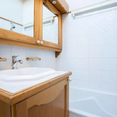 Apartment Les Hauts Des Chavants - By Interhome *